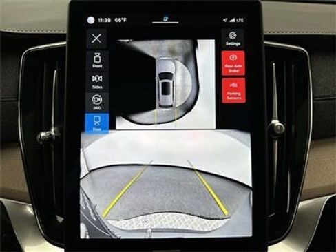 Certified 2025 Volvo XC90 B6 Plus w/ Protection Package Premier image 17