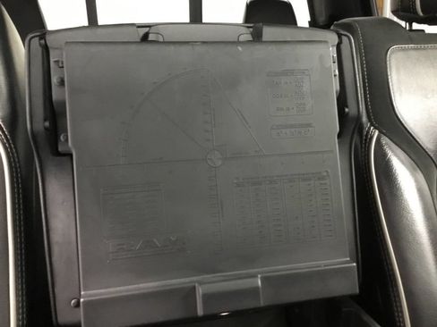 Used 2019 RAM 1500 Laramie AWD/4WD image 43