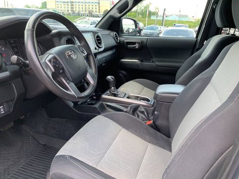 Used 2023 Toyota Tacoma TRD Sport AWD/4WD image 11