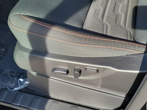 New 2026 Nissan Frontier Pro-X w/ Pro-X Convenience Package RWD image 9