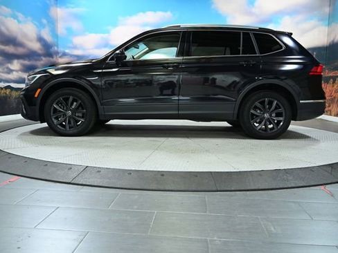 Used 2024 Volkswagen Tiguan SE AWD/4WD image 4