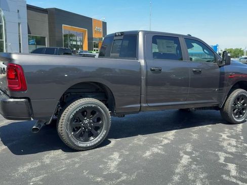 New 2026 RAM 2500 Laramie AWD/4WD image 7