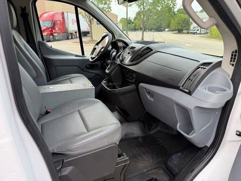 Used 2018 Ford Transit 250 130 Low Roof RWD image 13