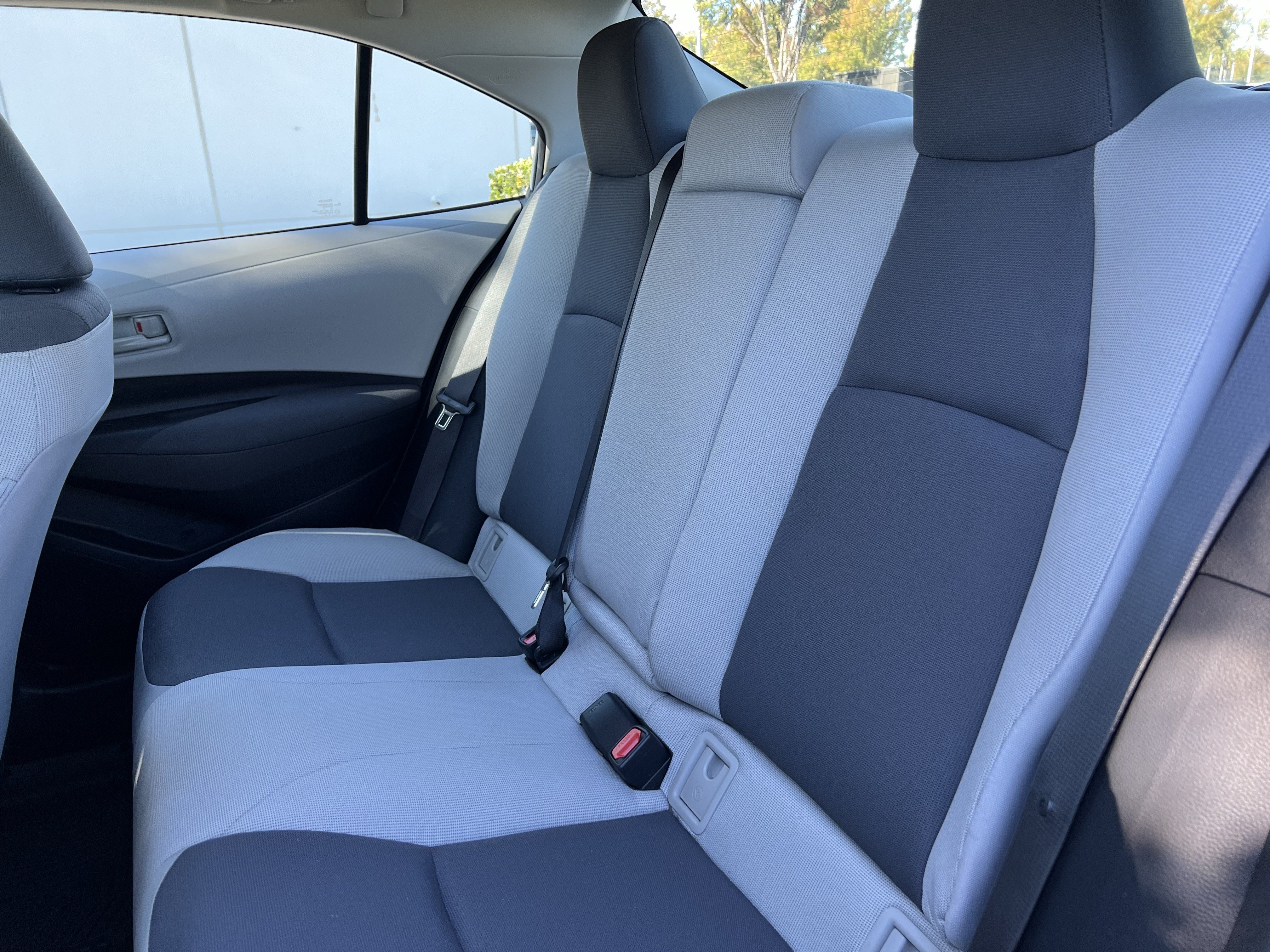 Used 2023 Toyota Corolla LE w/ LE Convenience Package FWD image 34