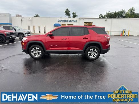 Used 2026 Chevrolet Equinox LT FWD image 3