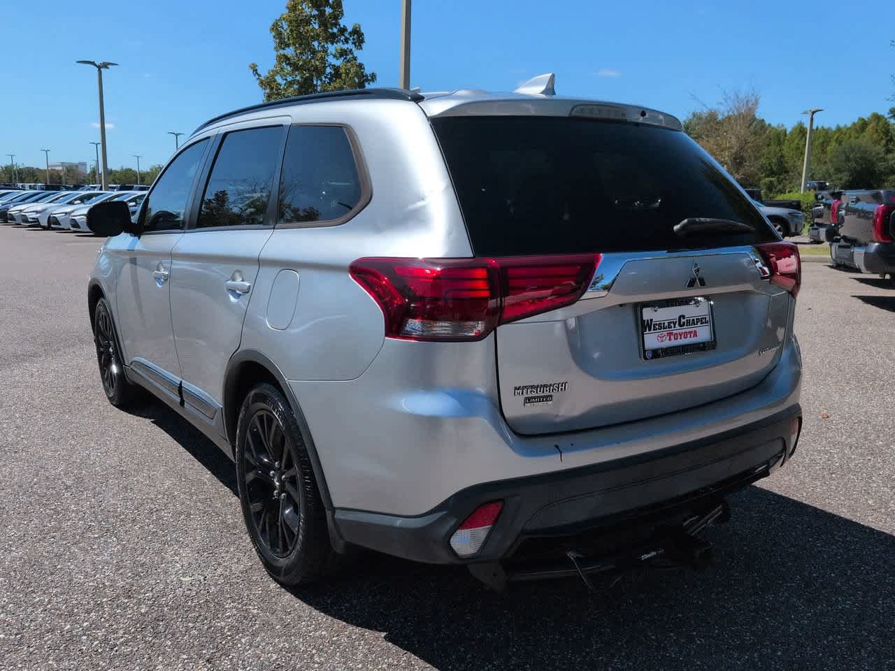 Used 2018 Mitsubishi Outlander LE FWD image 4