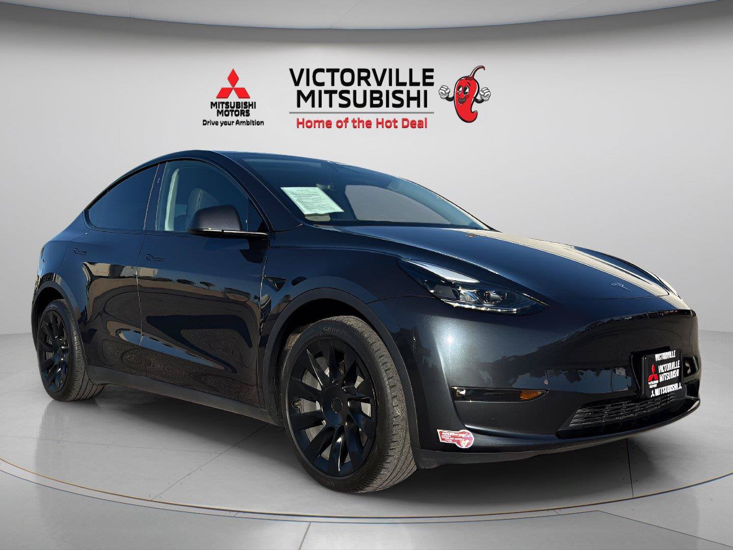Used 2024 Tesla Model Y Long Range AWD/4WD image 1
