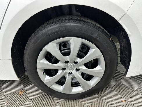 Used 2023 Toyota Corolla LE image 18