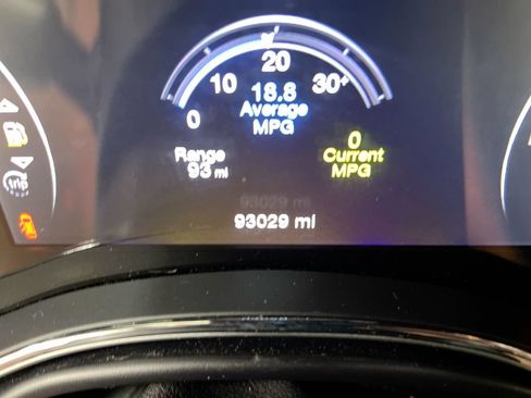 Used 2018 Jeep Grand Cherokee Altitude AWD/4WD image 12