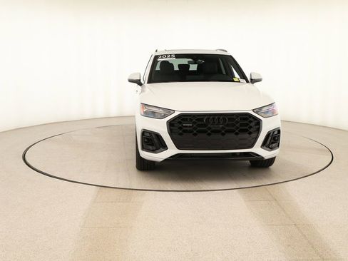 Certified 2025 Audi Q5 e Premium Plus w/ Premium Plus Package image 11