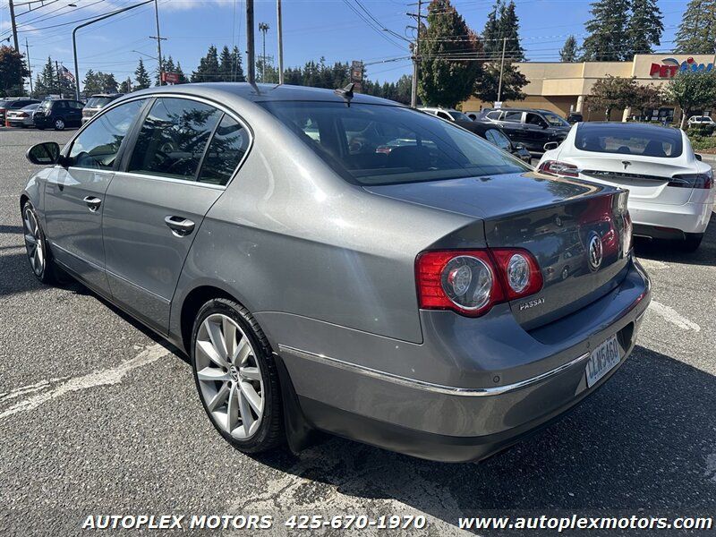 Used 2008 Volkswagen Passat VR6 FWD image 5