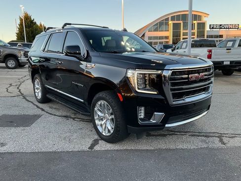 Used 2022 GMC Yukon SLT w/ SLT Premium Package image 3