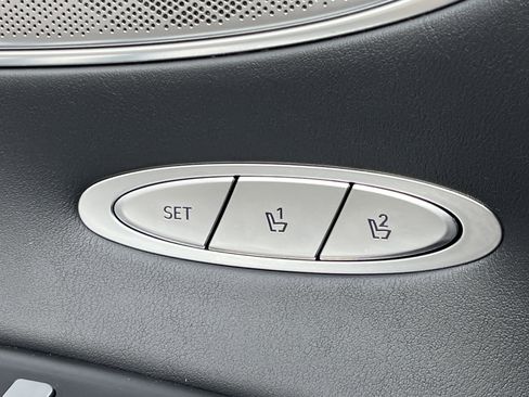 Used 2025 Genesis GV70 3.5T Sport w/ Sport Advanced Package image 18