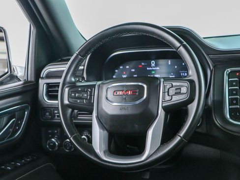 Used 2023 GMC Yukon XL SLT AWD/4WD image 13