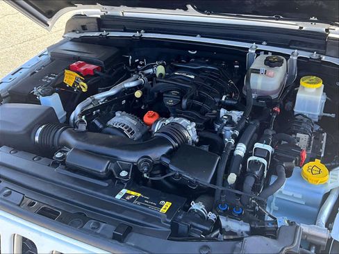 Used 2023 Jeep Gladiator Overland AWD/4WD image 36