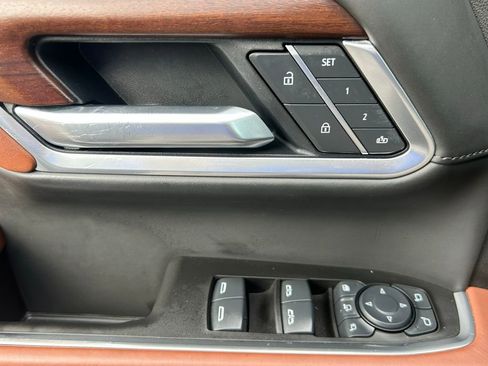 Used 2025 GMC Sierra 2500 Denali Ultimate image 30