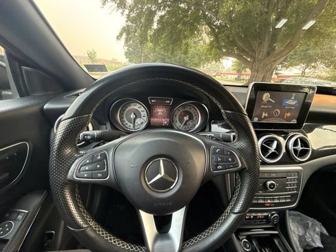 Used 2015 Mercedes-Benz CLA 250 image 19