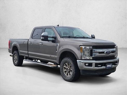 Used 2019 Ford F250 XLT w/ XLT Premium Package AWD/4WD image 3