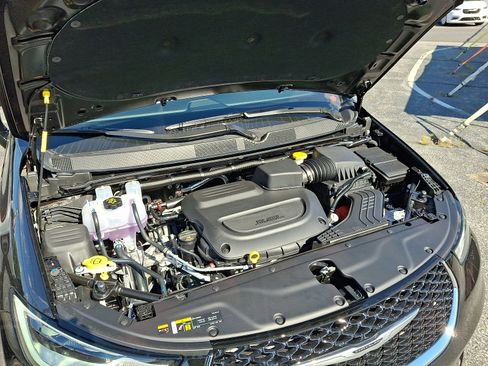 New 2026 Chrysler Pacifica Select image 20