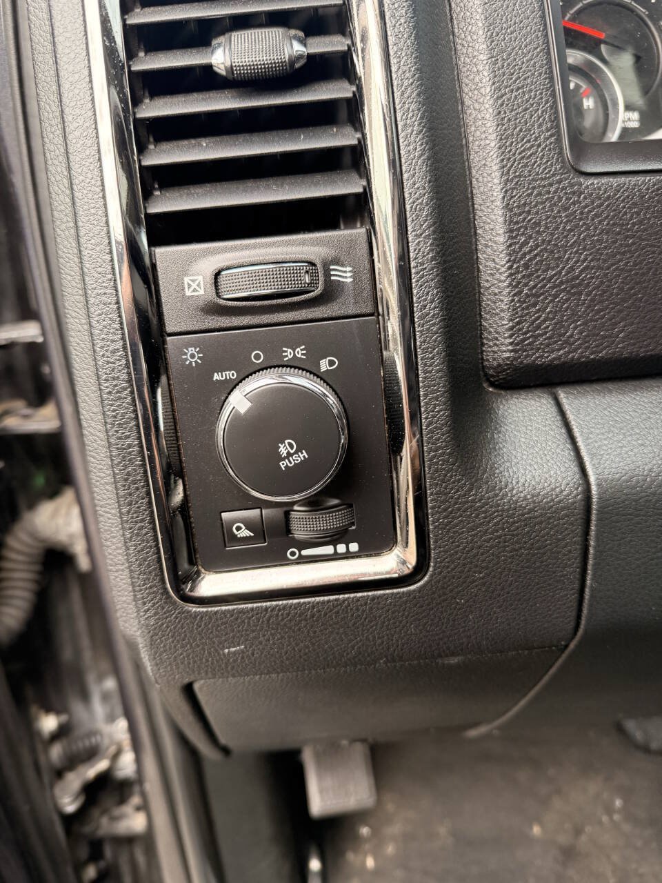 Used 2016 RAM 1500 Sport w/ Sport Premium Group AWD/4WD image 14