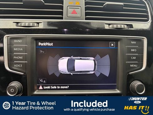 Used 2017 Volkswagen Golf R 4-Door AWD/4WD image 9