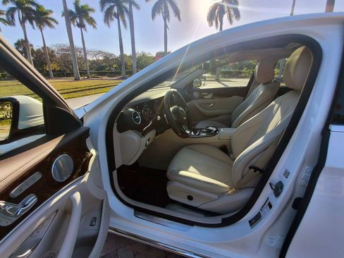 Used 2017 Mercedes-Benz E 300 image 4