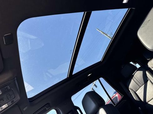 Used 2022 Chevrolet Tahoe RST w/ Sport Performance Package image 15