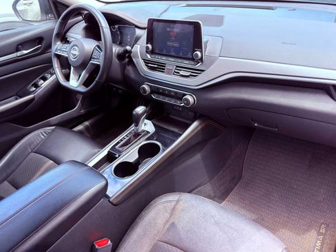 Used 2025 Nissan Altima 2.5 SR FWD image 22