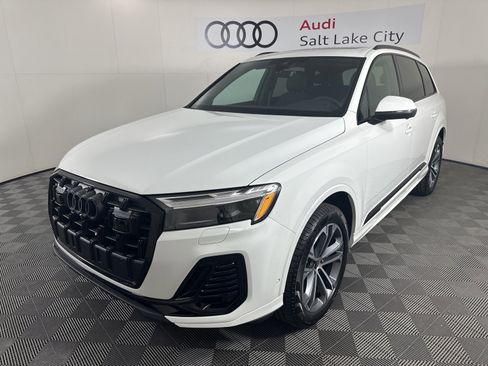 Certified 2025 Audi Q7 2.0T Premium Plus w/ Premium Plus Package image 3