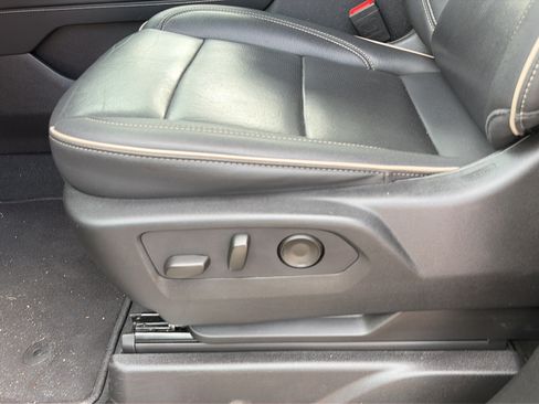 Used 2024 Chevrolet Suburban Premier RWD image 16