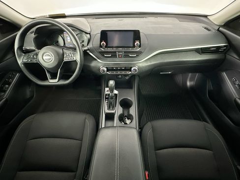 Used 2024 Nissan Altima 2.5 S FWD image 10