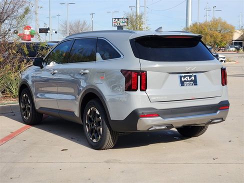 New 2026 Kia Sorento S image 3