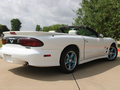Used 1999 Pontiac Firebird Trans Am RWD image 15
