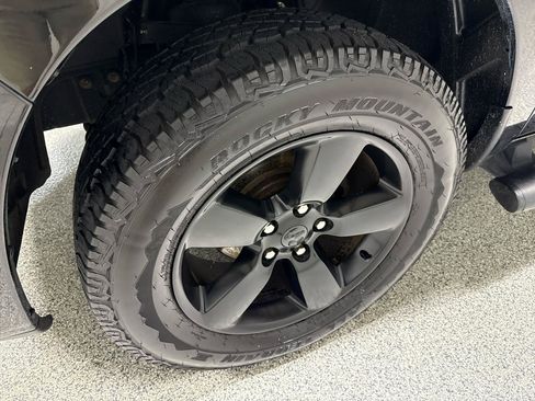 Used 2017 RAM 1500 Express w/ Black Ram 1500 Express Group AWD/4WD image 7