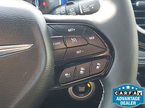 Used 2023 Chrysler Pacifica Limited w/ S Appearance Package image 38