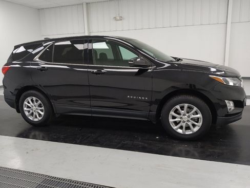 Used 2019 Chevrolet Equinox LT w/ Driver Convenience Package AWD/4WD image 11
