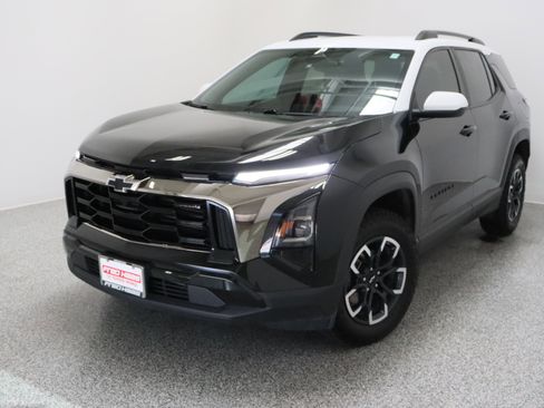 Used 2025 Chevrolet Equinox ACTIV FWD image 2