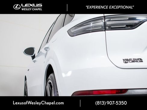 Used 2023 Porsche Cayenne AWD/4WD image 8
