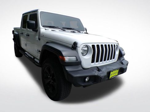 Used 2020 Jeep Gladiator Sport AWD/4WD image 9