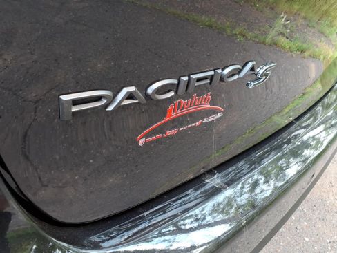 Used 2026 Chrysler Pacifica Limited w/ S Appearance Package FWD image 15
