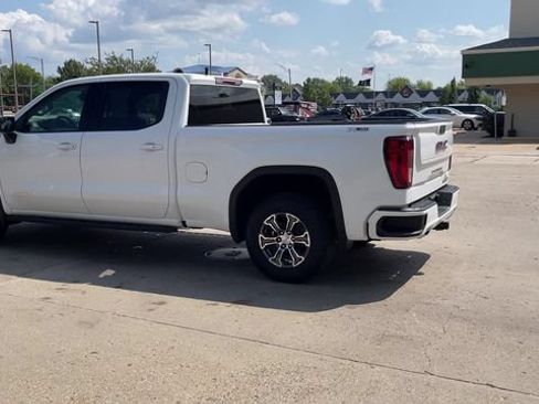 Used 2022 GMC Sierra 1500 Elevation w/ X31 Off-Road Package AWD/4WD image 6