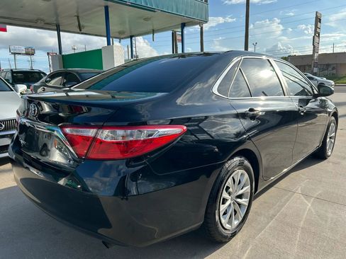 Used 2016 Toyota Camry LE FWD image 5