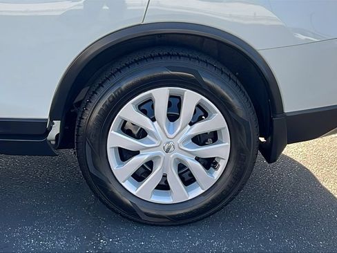 Used 2016 Nissan Rogue S w/ S Family Package FWD image 6