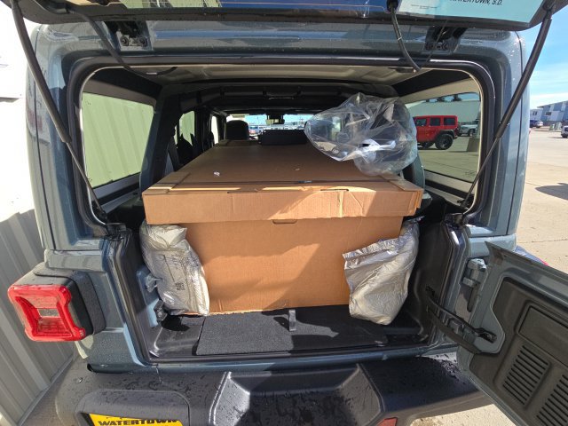 New 2026 Jeep Wrangler Unlimited Rubicon 392 w/ Quick Order Package 27X Moab AWD/4WD image 15