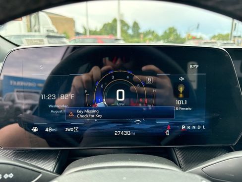 Used 2026 Chevrolet Equinox LT AWD/4WD image 13
