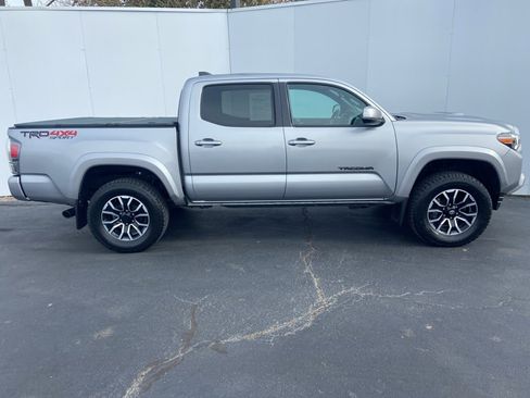 Used 2021 Toyota Tacoma TRD Sport image 2