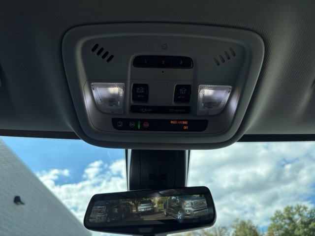 Used 2018 Chevrolet Traverse Premier AWD/4WD image 27