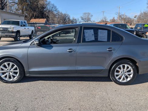 Used 2012 Volkswagen Jetta SE image 4