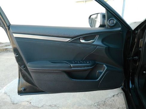 Used 2018 Honda Civic EX image 11