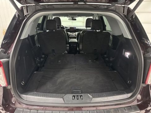 Used 2023 Ford Explorer XLT w/ Equipment Group 202A AWD/4WD image 28